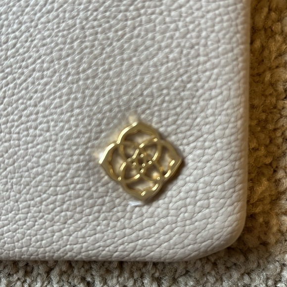 Taupe Wristlet by Kendra Scott - Picture 2 of 4